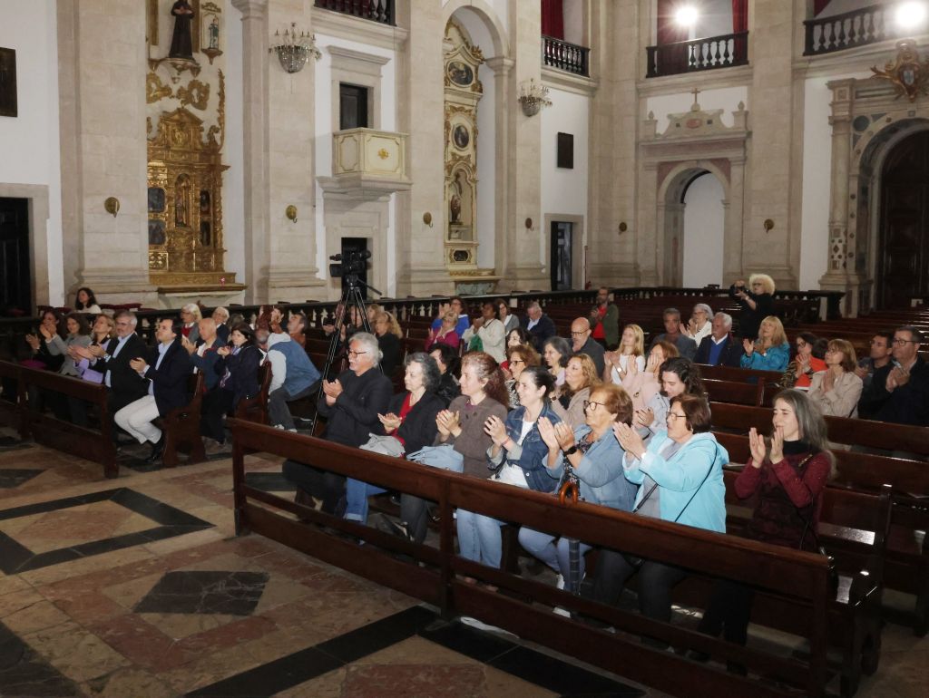 “Fantasias D’El Rey” levou Cristina Madeira à Igreja do Mosteiro