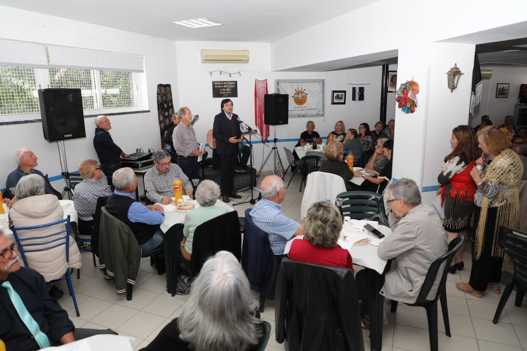 Tarde de Fados no Cantinho do Idoso  na Pontinha