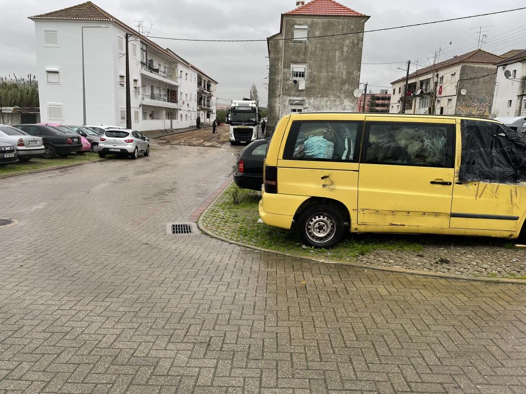 Associação de Moradores da Urmeira manifesta descontentamento sobre a requalificação dos passeios no Bairro Menino de Deus