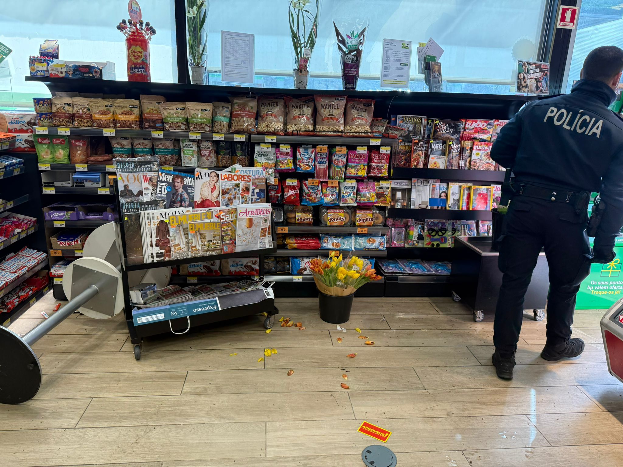 Homem provoca desacatos num posto de abastecimento de combustíveis – PSP chega depois de 45 minutos